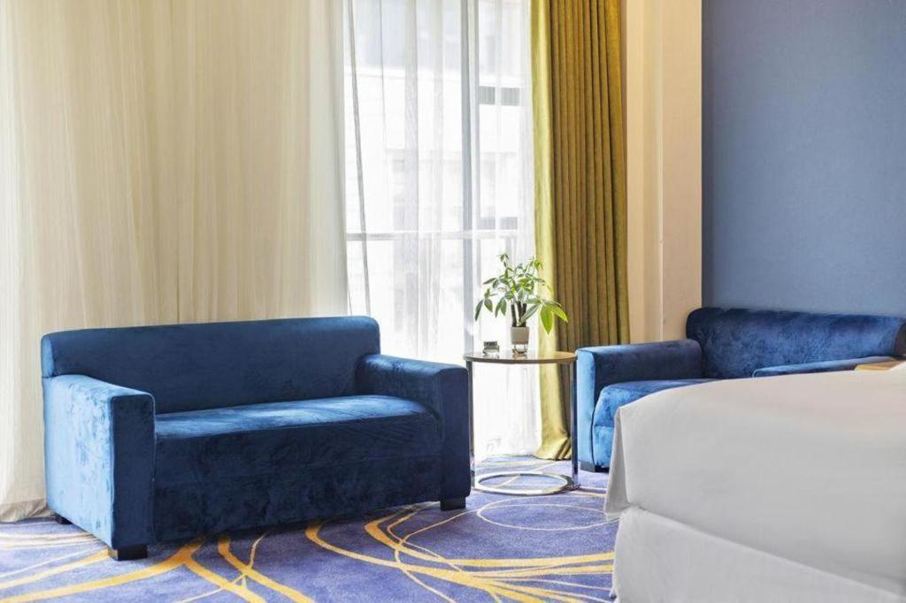 Holiday Inn Express Dujiangyan Ancient City Exterior photo