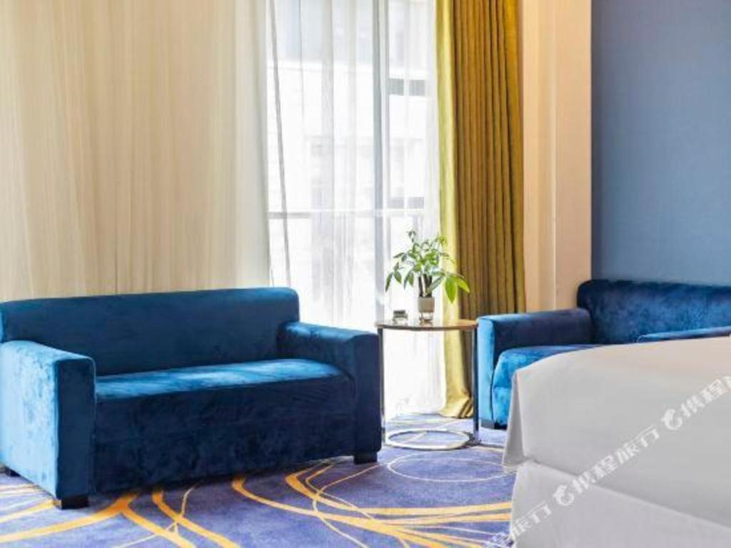 Holiday Inn Express Dujiangyan Ancient City Exterior photo